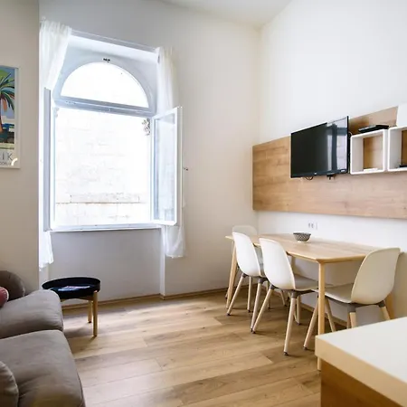 Apartment Street Buzz Old Town By Duhomes