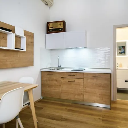 Street Buzz Old Town By Duhomes Apartment *