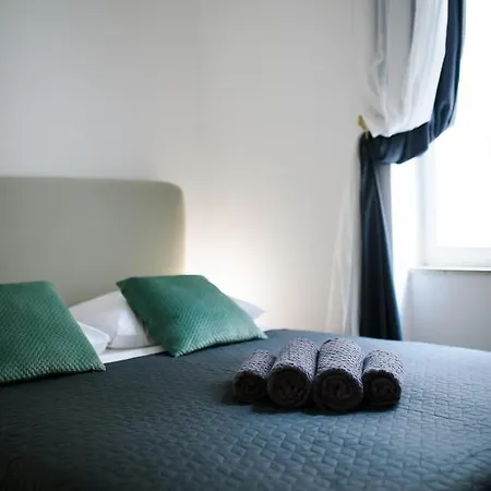 Apartment Street Buzz Old Town By Duhomes